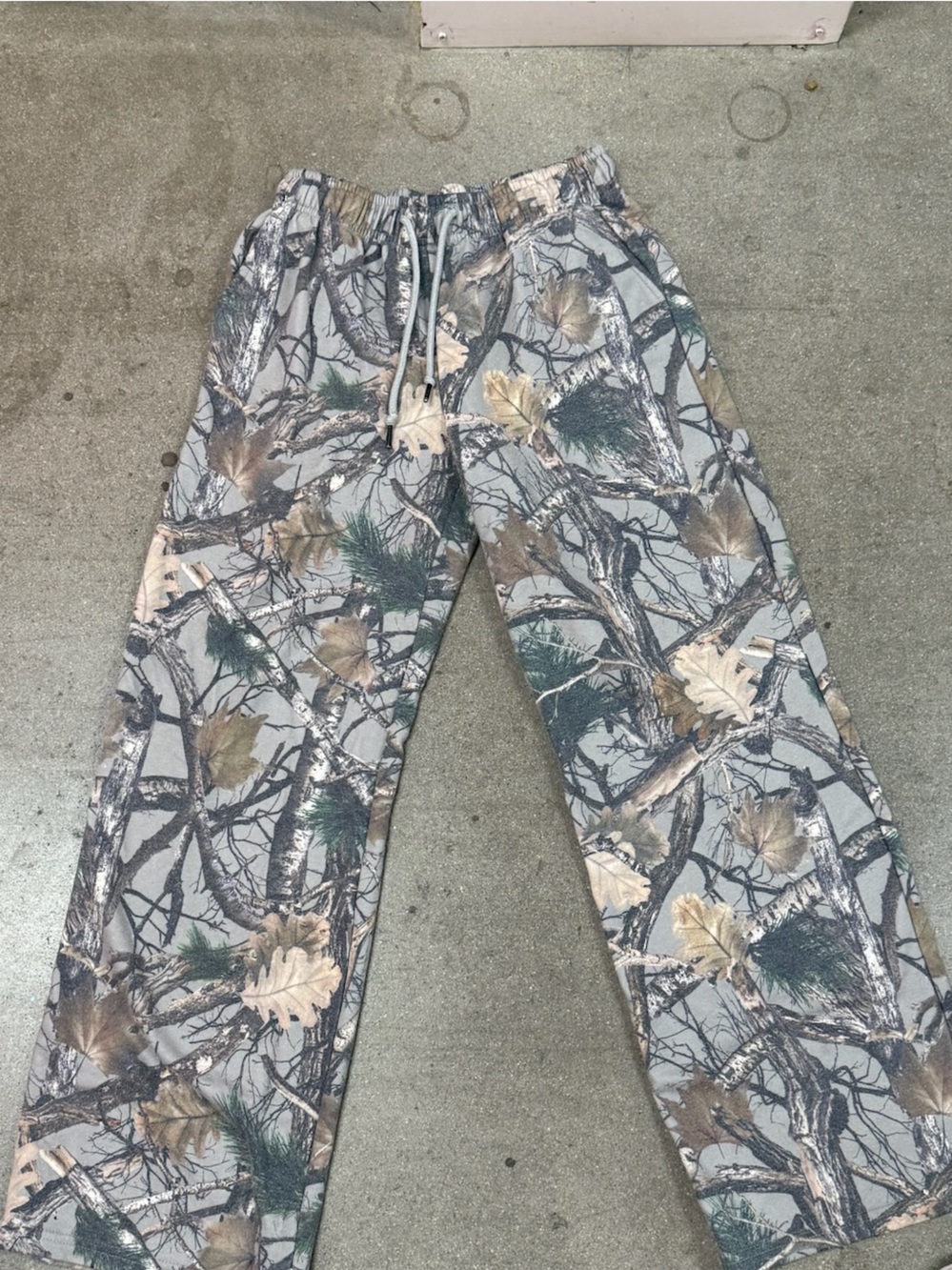 Women’s Camo Print Drawstring Jogger Pants - Gray